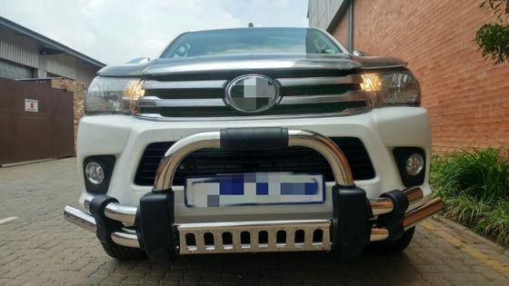 تم اختبار 100 ٪ قوي 4X4 Bullbar ، قضبان المصد الأمامي لتويوتا هايلكس ريفو
