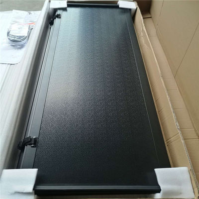 OEM الصانع بالجملة أسود اللون الألومنيوم الصلب قابلة للطي غطاء Tonneau لـ D- MAX 2013 4 أبواب