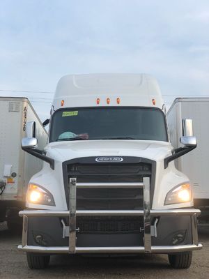 واقيات صدمات شاحنات نصف نقل قوية من مصنع Dongsui لحماية الغزلان لشاحنات Freightliner Cascadia For Volvo International Prostar Kenworth Peterbilt Mack Pinnacle